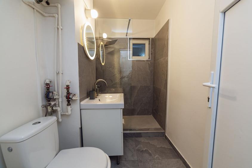 Apartament cu 2 camere semidecomandat, mobilat în Iancului