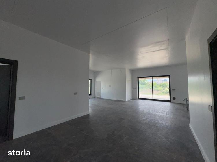 Casă cu 4 camere cu Teren 1680 Mp în 6 Vânători