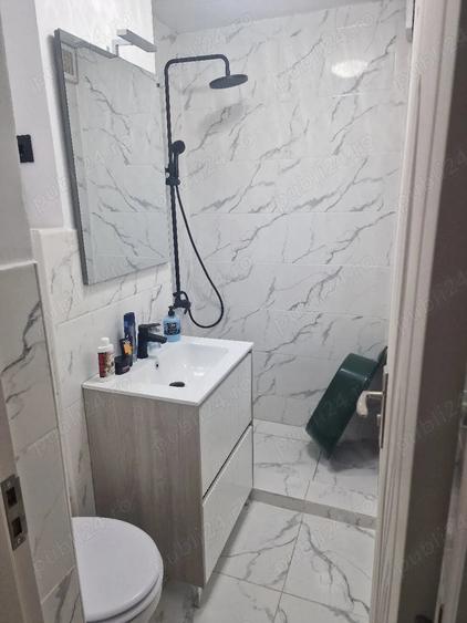 Garsonieră decomandată în Central
