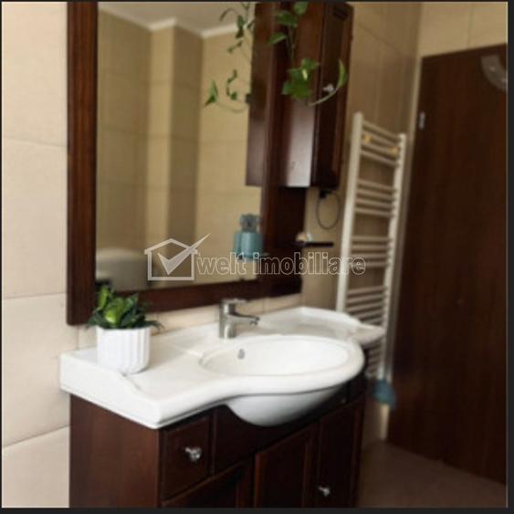 Apartament cu 3 camere semidecomandat în Florești