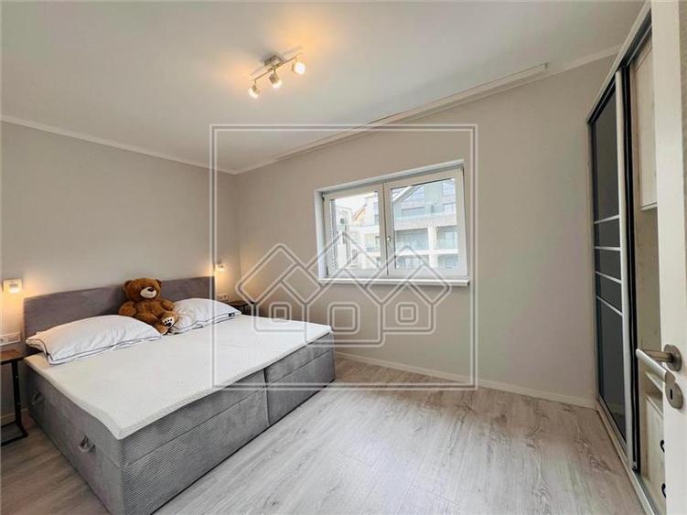 Apartament cu 2 camere decomandat în Exterior Vest