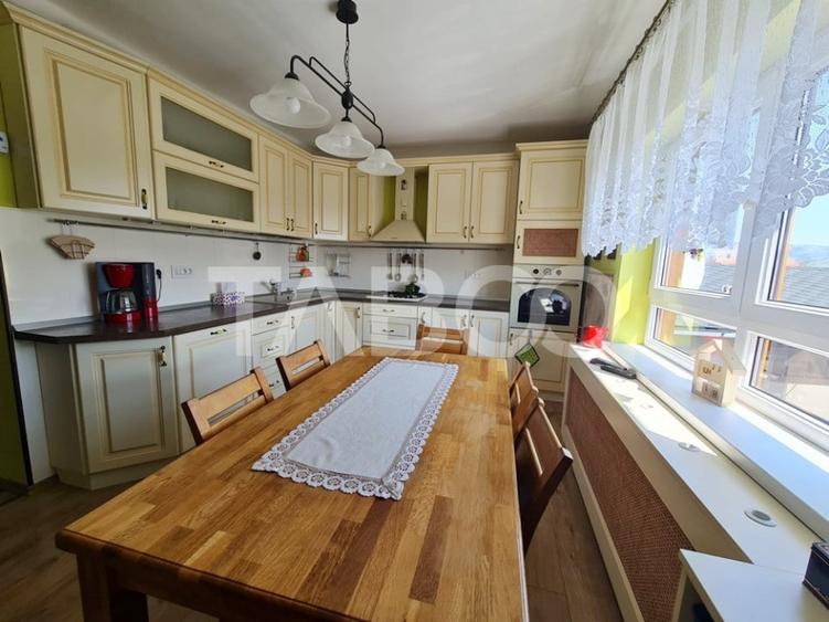 Casă individuală cu 3 camere cu Piscina în Sebeș