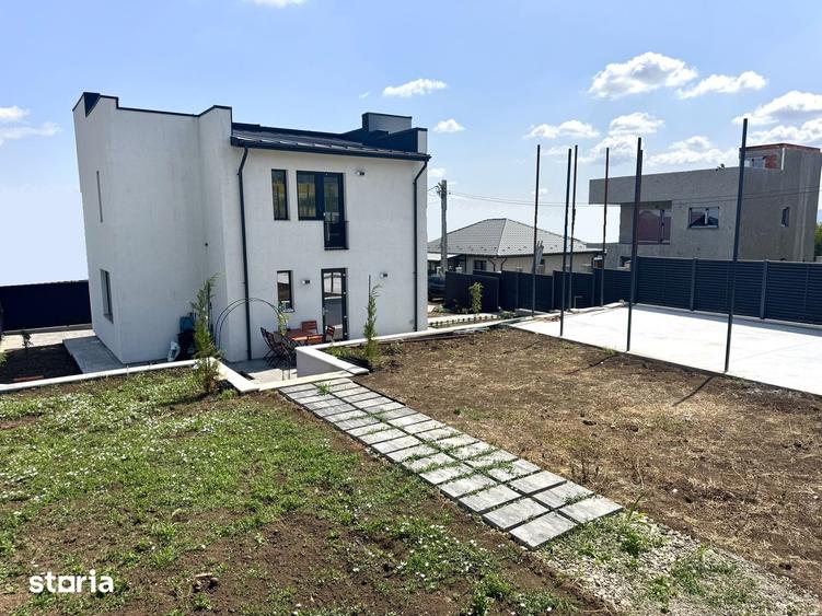 Casă cu 5 camere cu Teren 515 Mp în Rediu