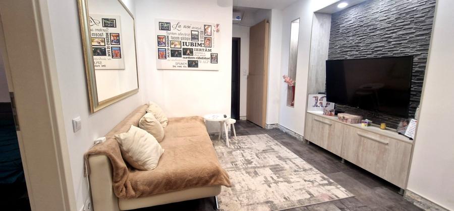 Apartament cu 3 camere decomandat, mobilat în Șelimbăr