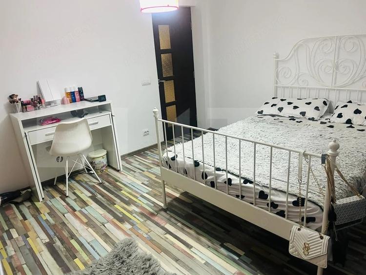 Casă cu 5 camere cu Teren 1000 Mp în Central