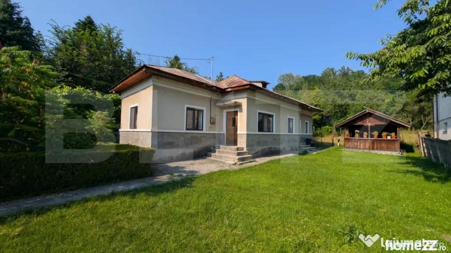 Casă cu 3 camere cu Teren 2180 Mp în Central