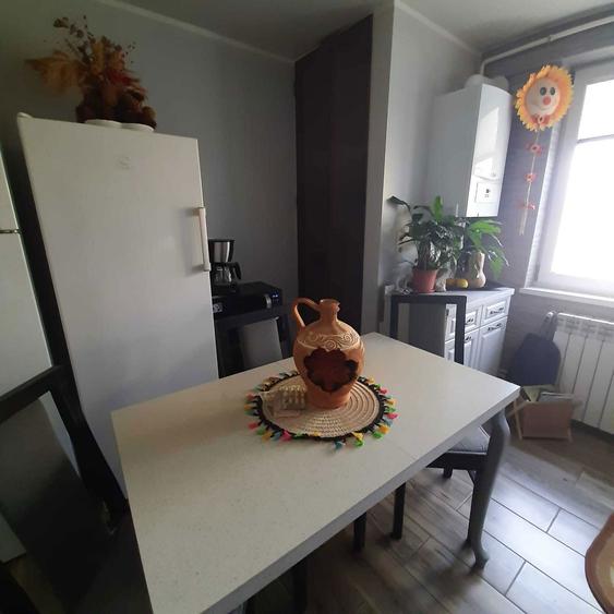 Apartament cu 4 camere decomandat în Micro 17