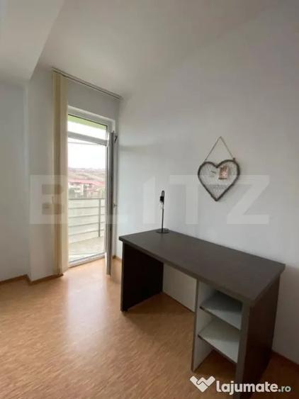 Apartament cu 3 camere semidecomandat în Câmpului
