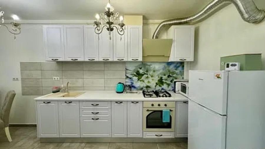 Apartament cu 2 camere semidecomandat, mobilat în Tătărași