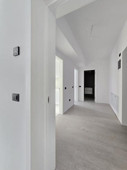 Apartament cu 4 camere decomandat în Titan