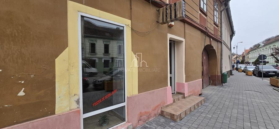 Spatiu comercial in centrul orasului Sighisoara - 1