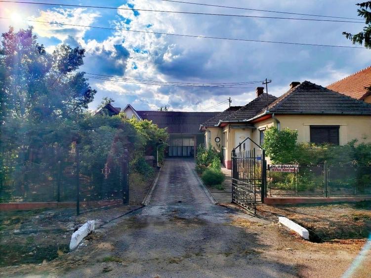 Casă individuală cu 3 camere cu Garaj în Supuru de Sus