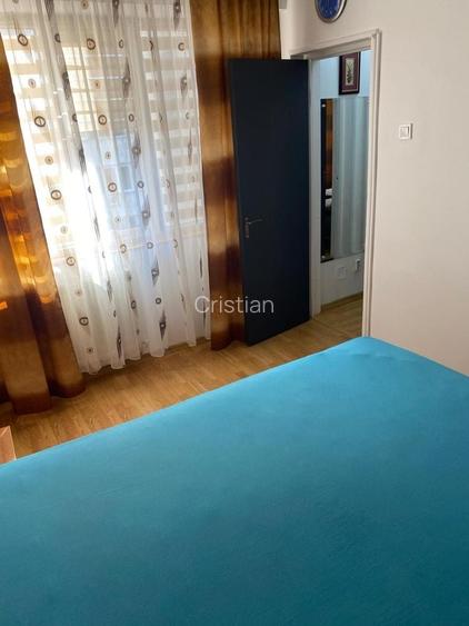 Inchiriez apartament cu 3 camere