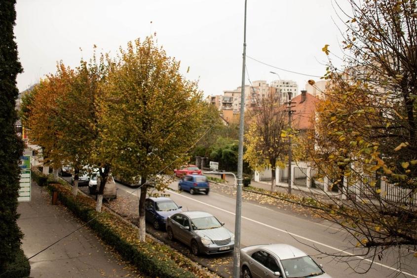 Casă cu 4 camere cu Teren 1081 Mp în 22 Decembrie