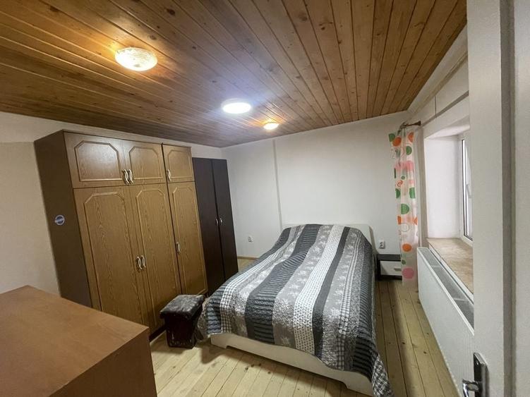Casă cu 4 camere în Husasău de Criș