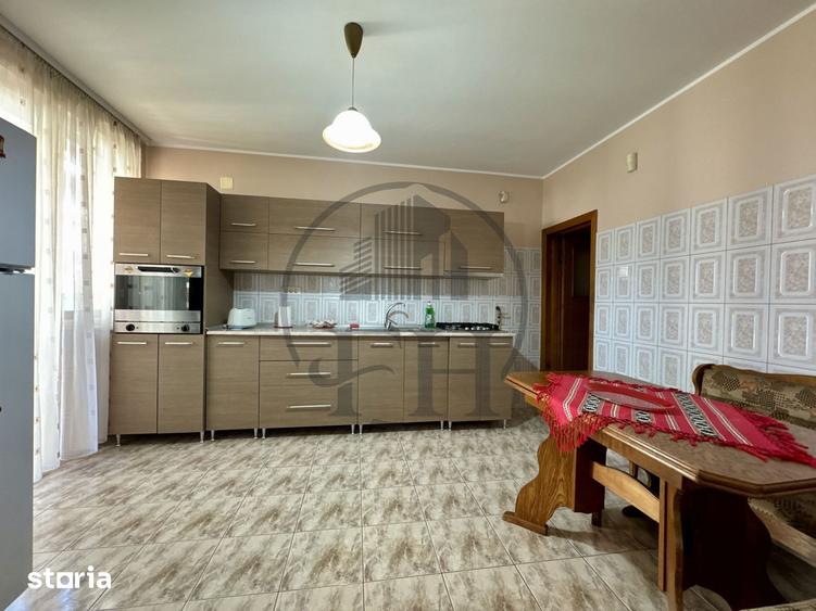 Casă cu 7 camere decomandat cu Teren 441 Mp în Coiciu