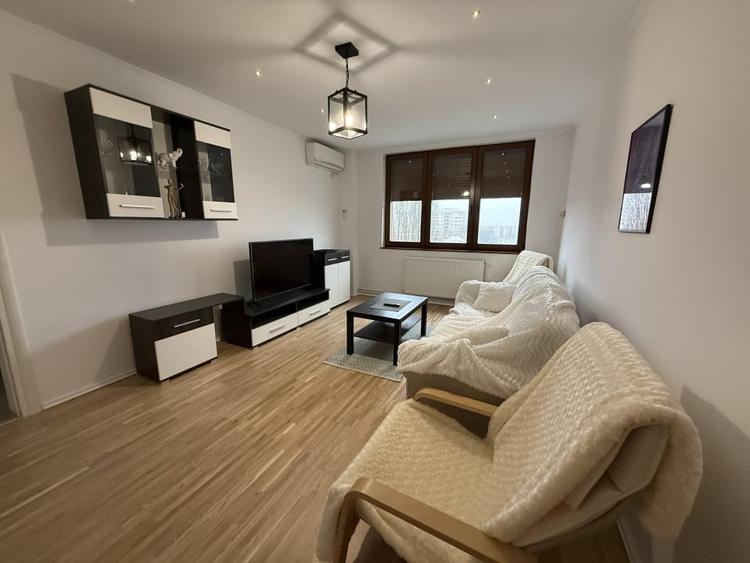 Apartament cu 3 camere semidecomandat în Gării