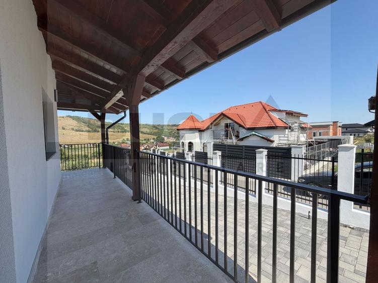Casă individuală cu 4 camere cu Canalizare în Chinteni