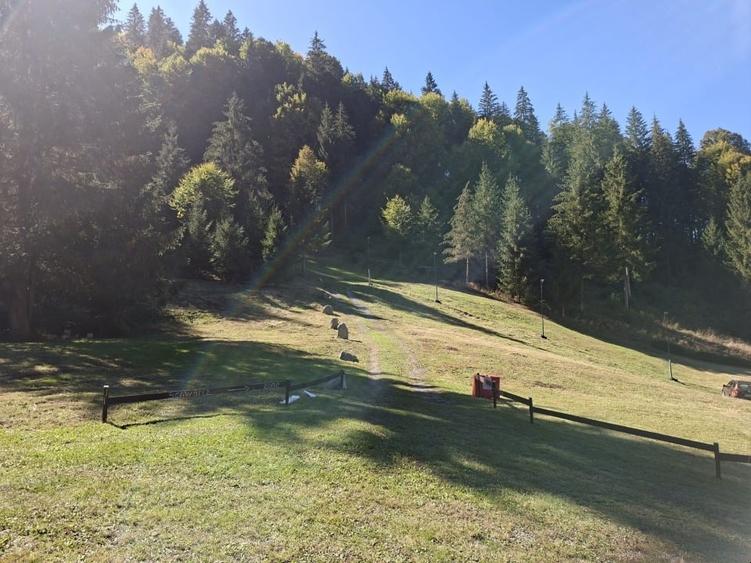 Teren intravilan de 2150 mp, în Lunca Bradului