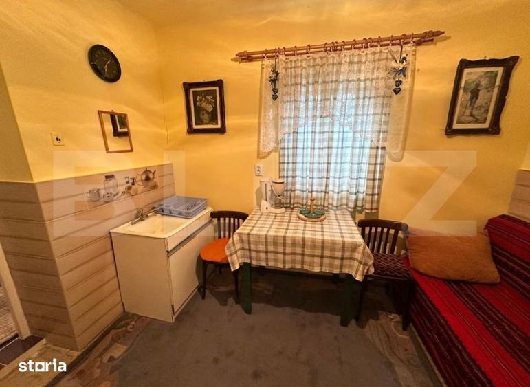 Casă cu 2 camere cu Teren 690 Mp în Petrești