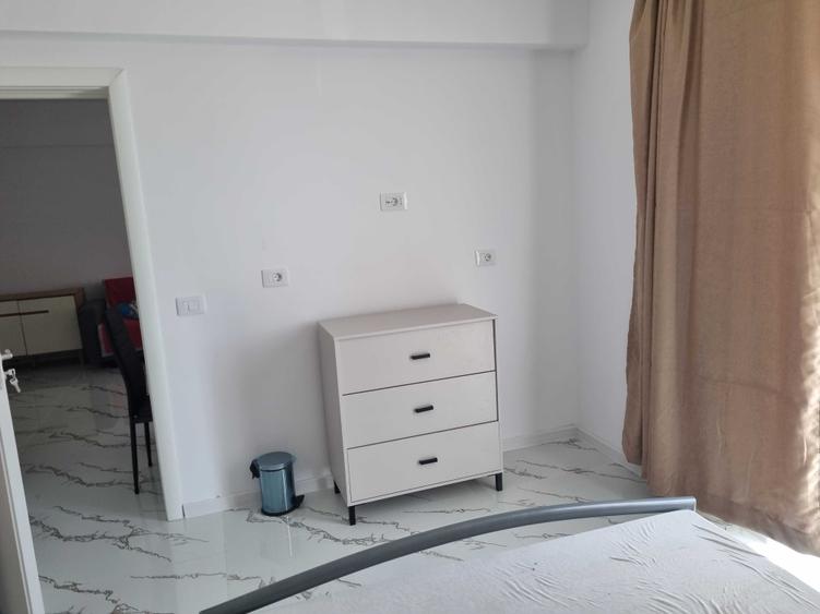 Garsonieră decomandată în Sud