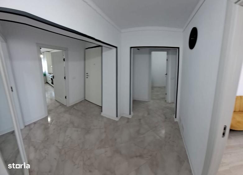 Apartament cu 4 camere decomandat în Central