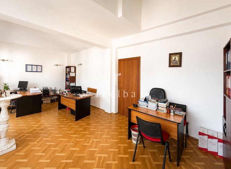 Duplex cu 12 camere cu Canalizare în Șoseaua Nordului