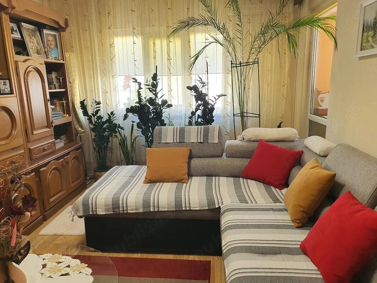 Apartament cu 3 camere decomandat în Ostroveni
