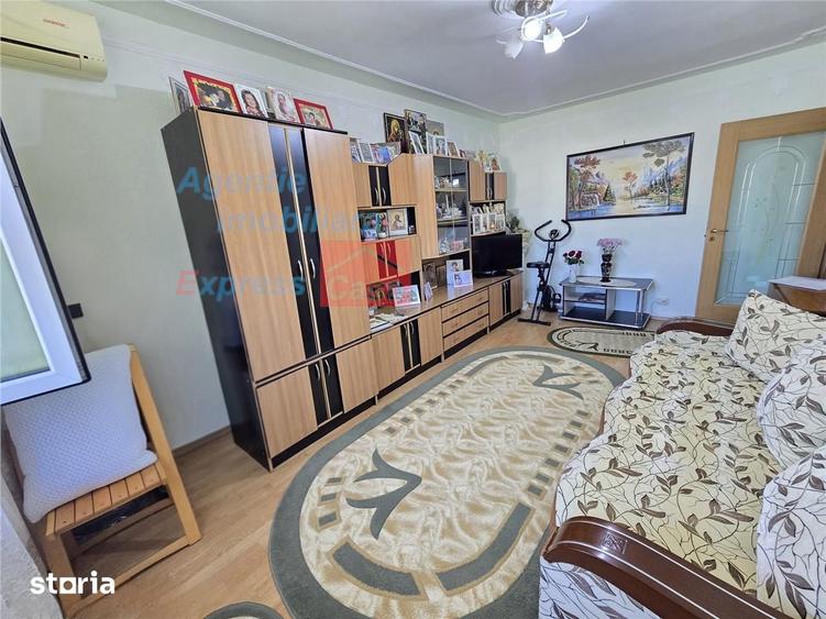 Apartament cu 2 camere decomandat în Mircea cel Bătrân