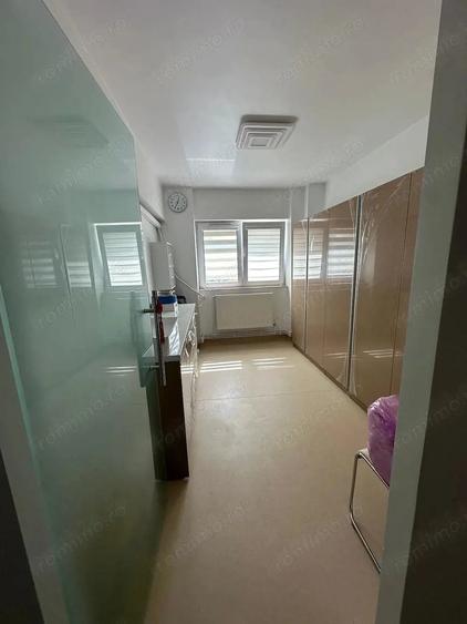 Apartament cu 3 camere decomandat în Morarilor