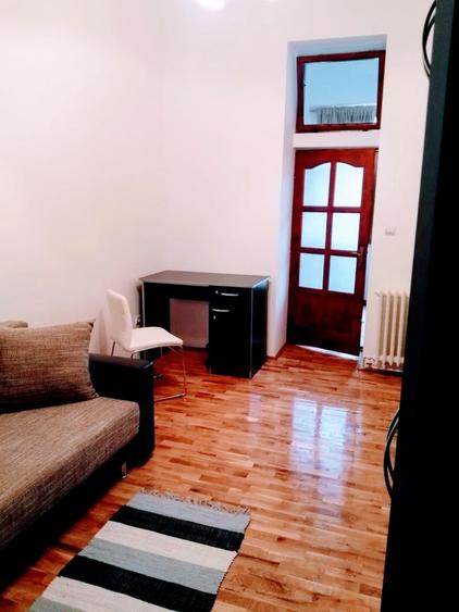 Apartament cu 3 camere semidecomandat în Take Ionescu