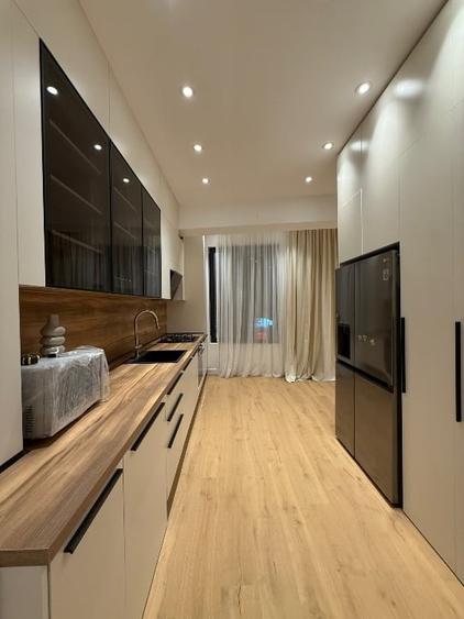 Apartament cu 3 camere semidecomandat, mobilat în Obor