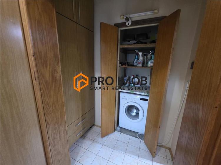 Apartament cu 3 camere decomandat, mobilat în Central