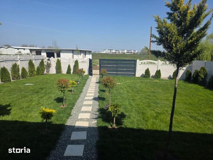 Casă cu 3 camere decomandat cu Teren 497 Mp în Central