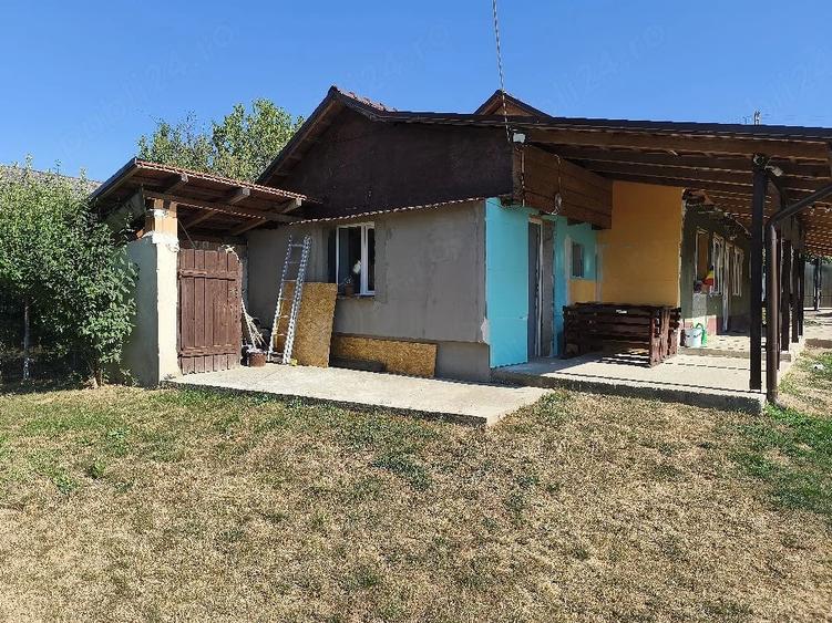 Casă cu 3 camere cu Teren 1000 Mp în Uileacu de Munte