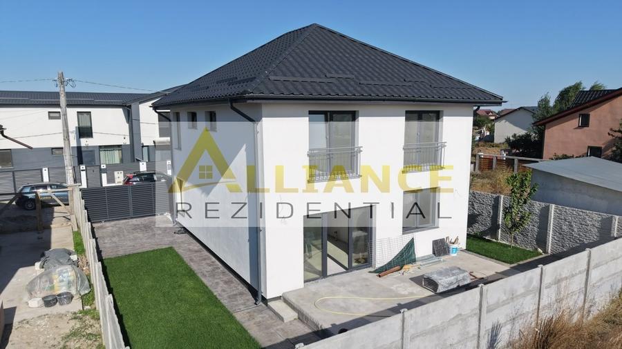 Casă individuală cu 4 camere cu Canalizare în Berceni