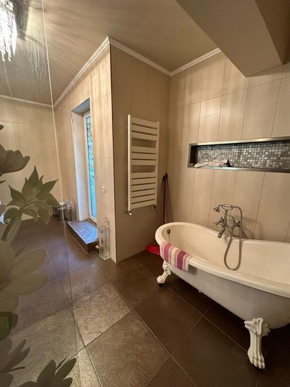Penthouse cu 4 camere decomandat, mobilat în Băneasa