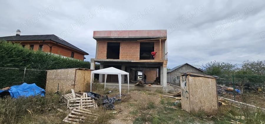 Casă cu Teren 1585 Mp în Strejnicu
