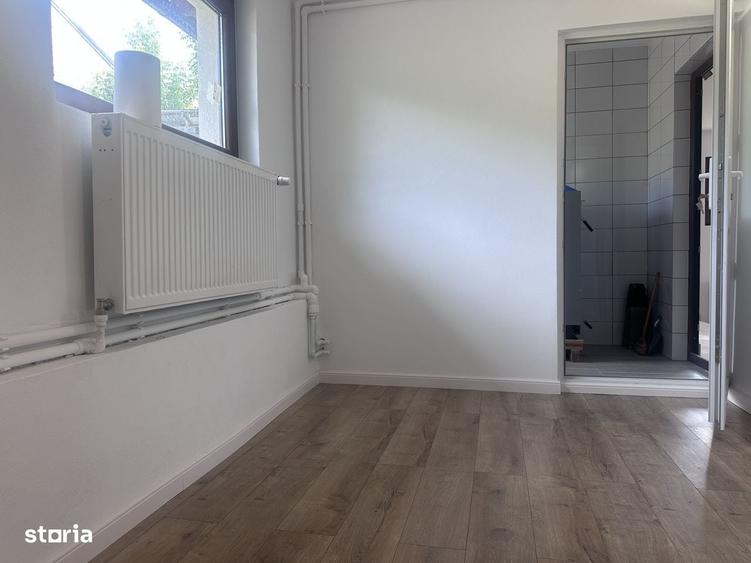 Casă cu 4 camere cu Teren 1532 Mp în Gura Vadului