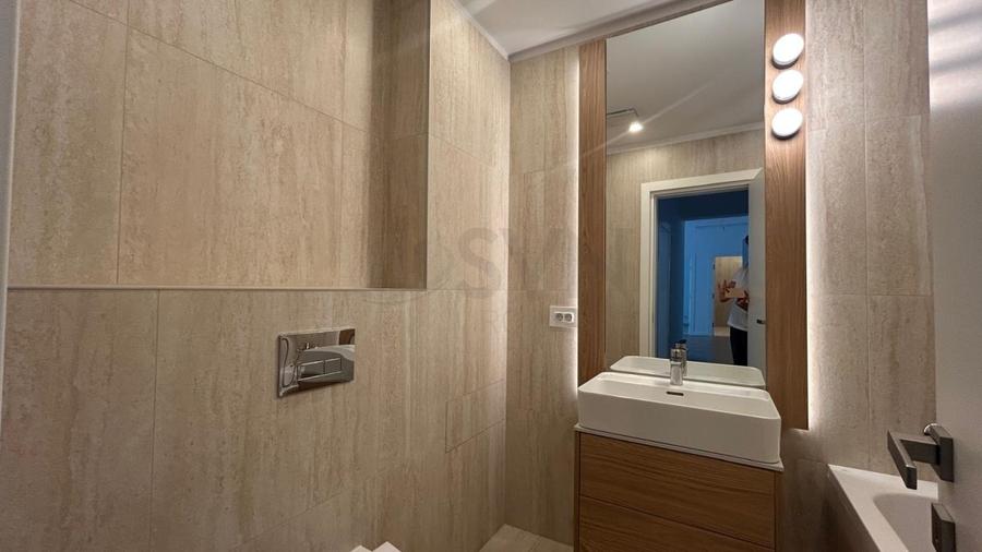 Apartament cu 3 camere decomandat în Barbu Văcărescu