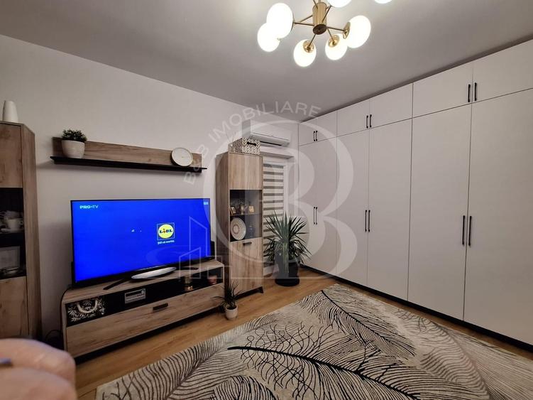 Apartament cu 3 camere decomandat, mobilat în Ozana