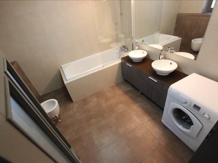 Apartament cu 2 camere decomandat, mobilat în Ultracentral