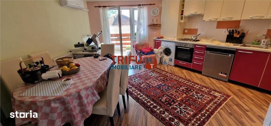 Casă cu 9 camere cu Teren 332 Mp în Central