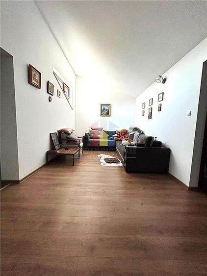 Casă individuală cu 5 camere cu Canalizare în Lacu Sărat