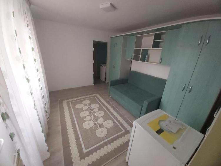 Apartament cu 2 camere semidecomandat în Exterior Vest