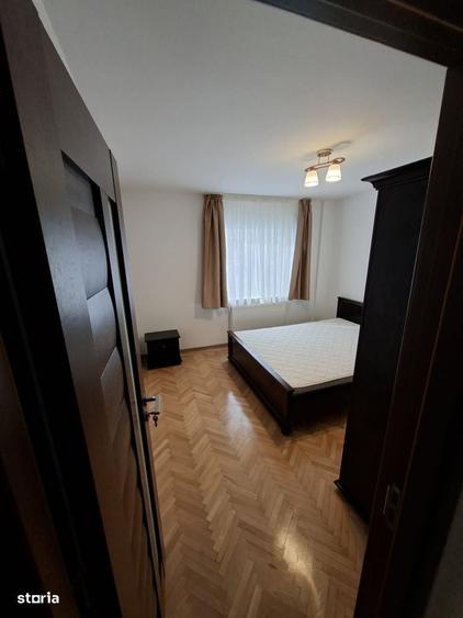 Apartament cu 3 camere decomandat în Eremia