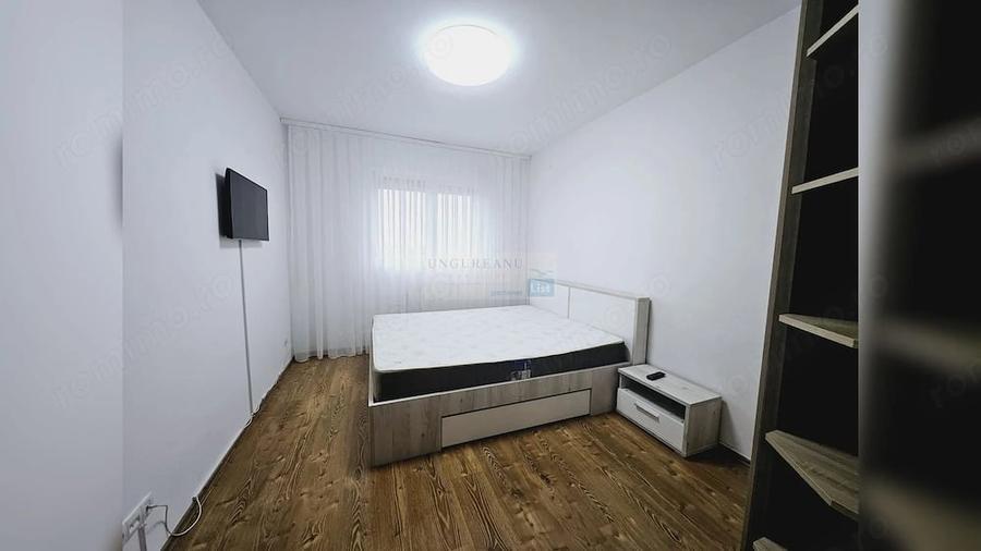 Apartament cu 3 camere semidecomandat în Nufărul