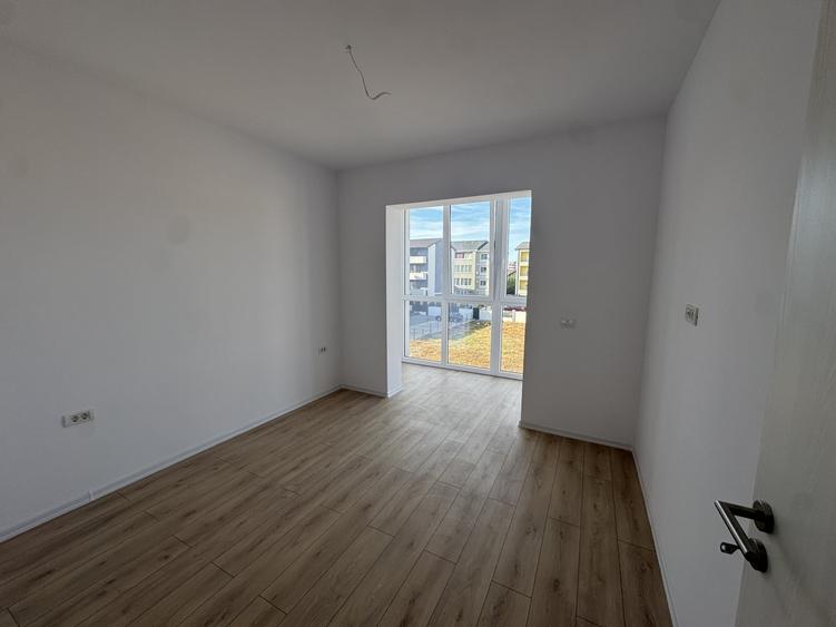Apartament cu 2 camere decomandat în Giroc