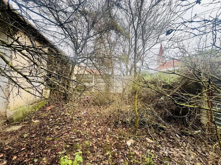 Teren Construcții intravilan de 1463 mp, în Ghizela