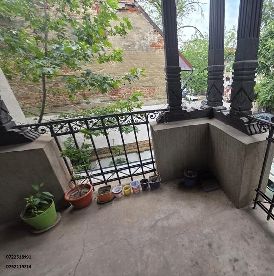 Casă cu 10 camere cu Teren 250 Mp în Cișmigiu